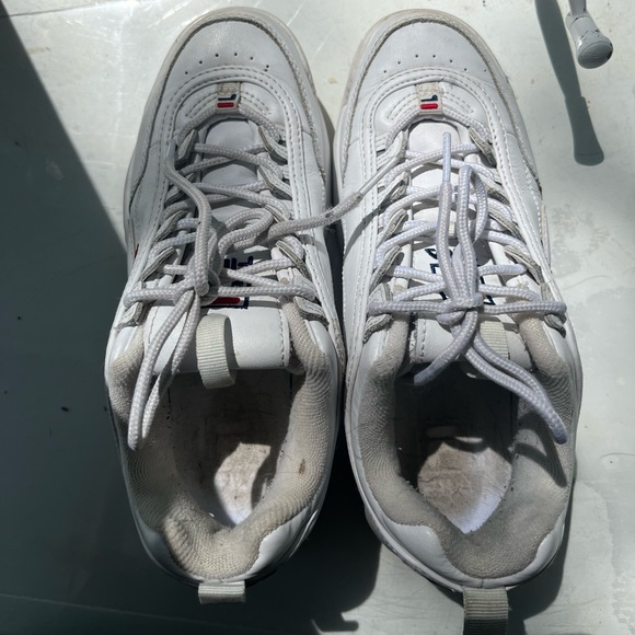 Size 8, White Women’s FILA disrupter II sneakers - Picture 5 of 5